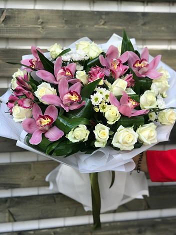 Букет цветов из: Розы и Хризантемы в Сурхахи