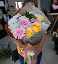 Букет цветов из:  Герберы, Розы и Хризантемы в Сурхахи