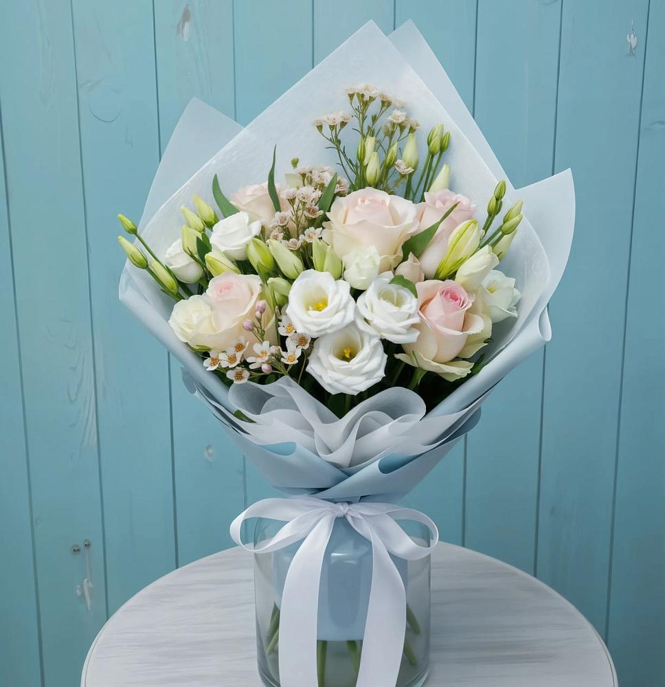 Букет цветов из: Розы и Лизиантусы в Сурхахи