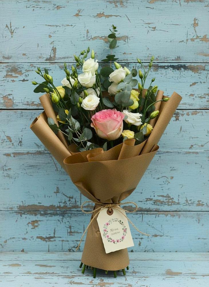 Букет цветов из: Розы и Лизиантусы в Сурхахи