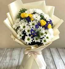 Букет цветов из:  Ирисы, Хризантемы и Розы #REPLACE_PRED# Сурхахи