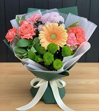 Букет цветов из:  Гвоздики, Розы, Герберы и Хризантемы в Сурхахи
