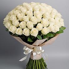 Букет 101 беля роза Белоснежка в Сурхахи