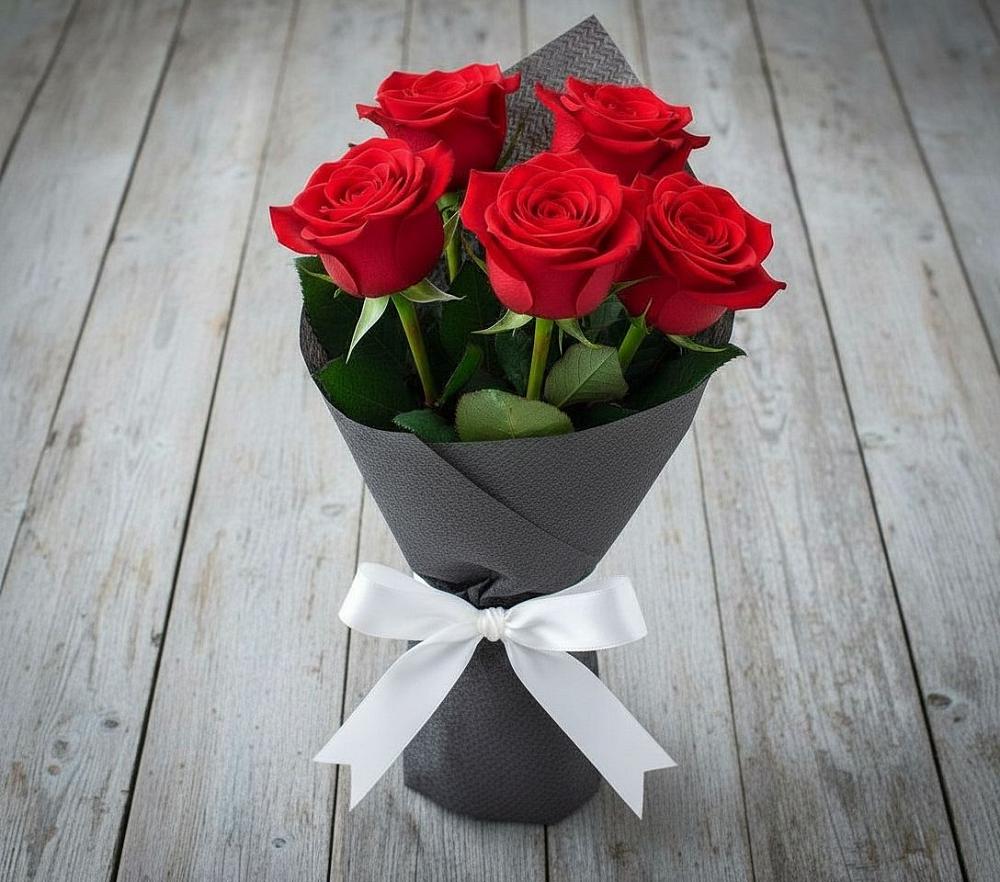Букет 5 Красных роз Эдлесс Лав в Сурхахи