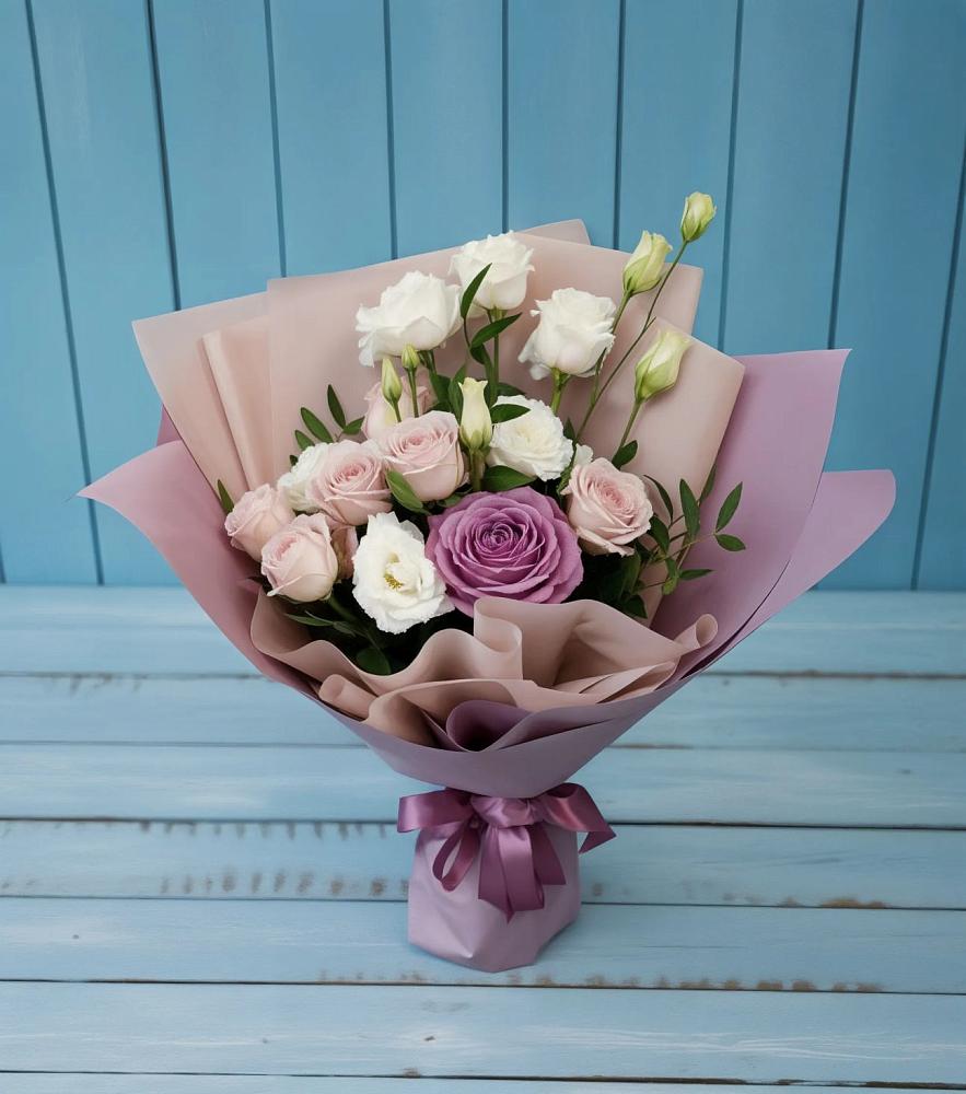 Букет цветов из: Розы и Лизиантусы в Сурхахи